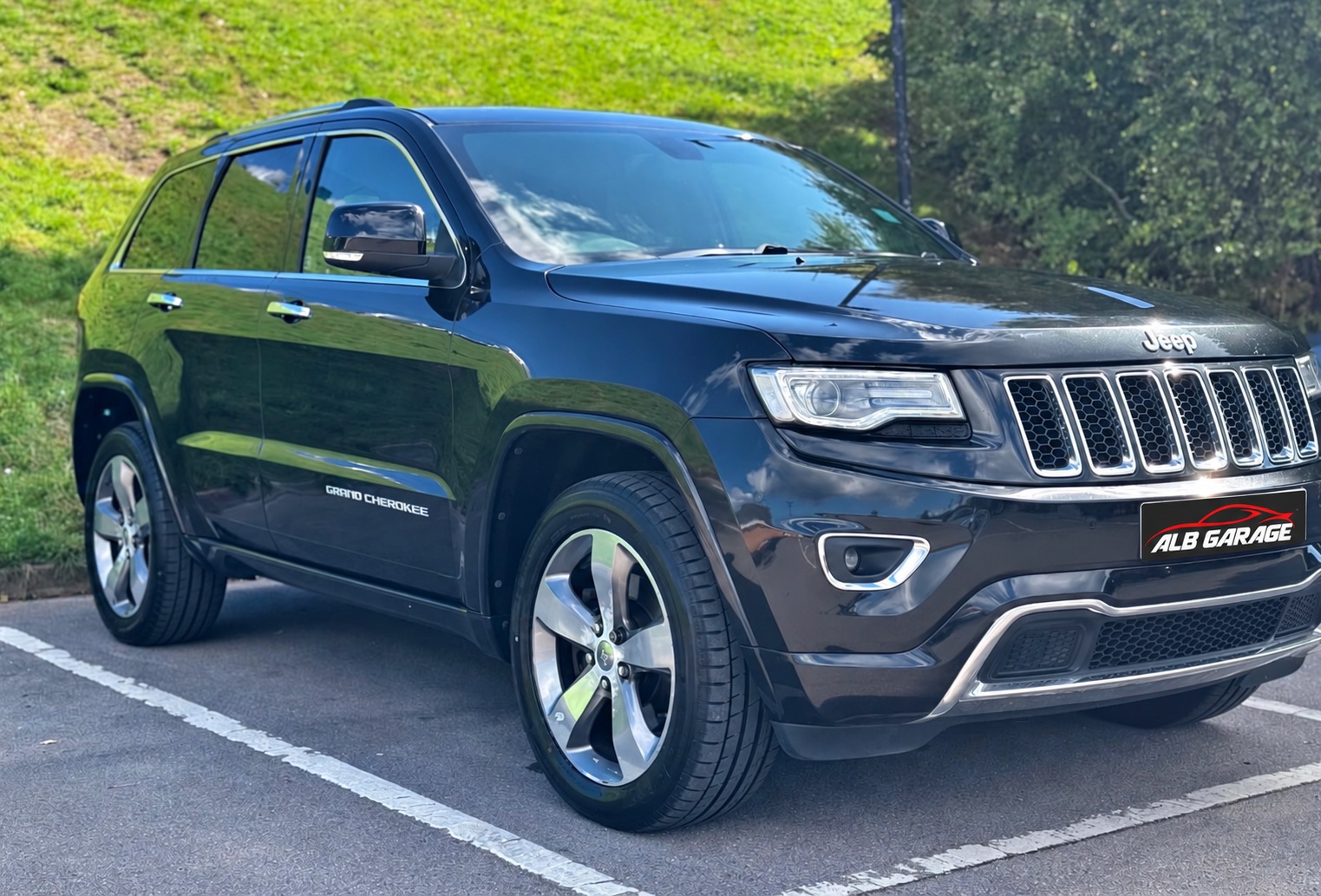 Front three-quarter view