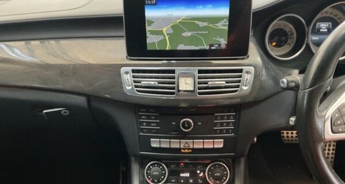 Dashboard and centre console