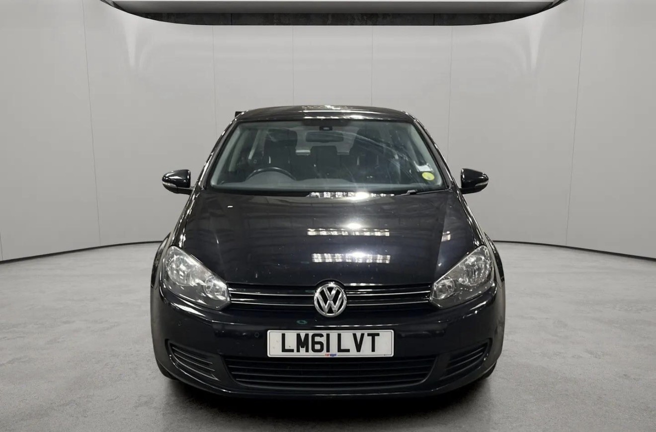 Volkswagen Golf 6 — front view